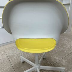 ★リユースのサカイ高崎店★TJ13260  椅子 黄色 H41.5×D43.5×W56.5 クリーニング済みの画像