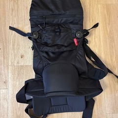 アンジェレッテ　ベビーキャリアオン ブラック　抱っこ紐の画像