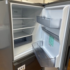 【安心の1年保証】Hisense の3ドア冷蔵庫の画像