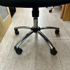 ★リユースのサカイ高崎店★TJ13261  椅子 黒 H51.5×D50×W47.5 クリーニング済みの画像