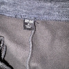 ユニクロメンズ裏起毛暖かいズボンMの画像