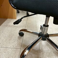 ★リユースのサカイ高崎店★TJ13262  椅子 黒 H46.5×D47.5×W46 クリーニング済みの画像