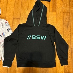 キッズ　パーカー　7〜8の画像