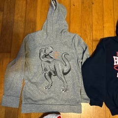 キッズ　パーカー　7〜8の画像