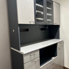 大型　カップボードの画像