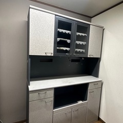 大型　カップボードの画像