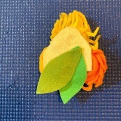フエルト　花飾りの画像