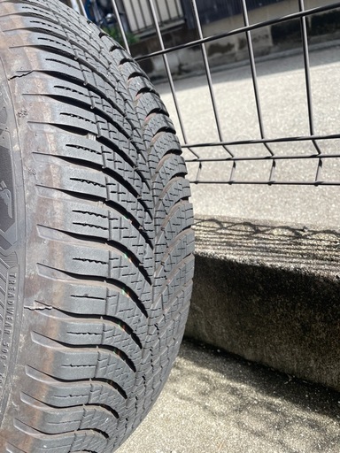 スタッドレスではなくオールシーズンタイヤです。ホイール付きナットなし 2022年製造　4本セット195/65R15
