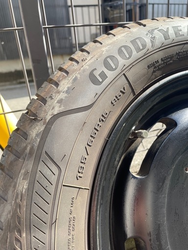 スタッドレスではなくオールシーズンタイヤです。ホイール付きナットなし 2022年製造　4本セット195/65R15