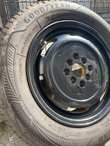 スタッドレスではなくオールシーズンタイヤです。ホイール付きナットなし 2022年製造　4本セット195/65R15