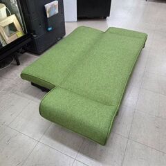 J8660 【リユースのサカイ柏店】 二人掛けソファベッド グリーン クリーニング済み　　の画像