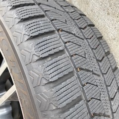 クラウンスタッドレスタイヤの画像
