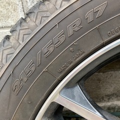 クラウンスタッドレスタイヤの画像