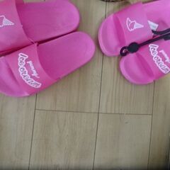 ライフジャケット新品２点 ビーチサンダル２点の画像