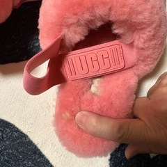 ＵＧG ピンクのサンダルの画像
