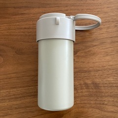 新品・ほぼ未使用　3COINS ストレッチローラー　ペットボトルクーラーの画像