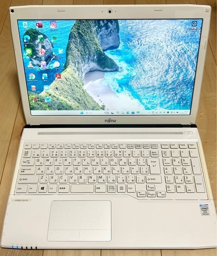 富士通　ホワイト ノートパソコン Intel 8GB SSD Office2024 Windows11 ノートPC