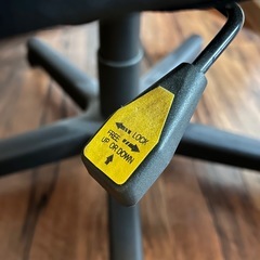 オフィスチェア　ブラック　キャスター付き、昇降機能付きの画像