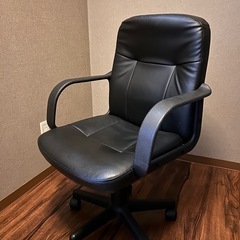 オフィスチェア　ブラック　キャスター付き、昇降機能付きの画像