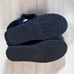 UGG アグ ムートンブーツ ブラック 25cm ボタン付き ファーの画像