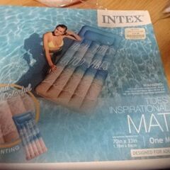 トミカ　簡易プール、浮き輪などの画像