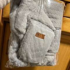 《未開封・未使用》くま耳ニット帽子 マフラー 手袋 一体の画像