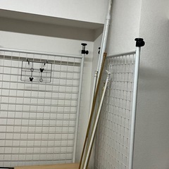 突っ張り壁収納パーテーションの画像