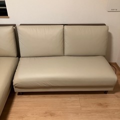 ニトリ　ダイニングテーブル&ソファさし上げますの画像