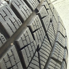 18クラウン　純正18インチアルミ　バリ溝　スタッドレスタイヤ4本セットの画像