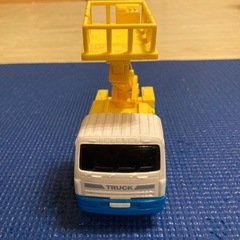高所作業車　ミニカーの画像