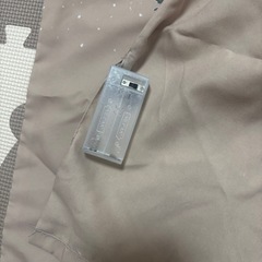 3コインズ 光るタペストリー 壁掛け 布の画像