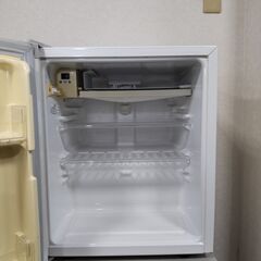 TOSHIBA 東芝冷蔵庫 1ドア GR-HB40H2L(W) 外形寸法 幅425mm x 奥行450mm x 高さ520mm 定格内容積39L ③の画像