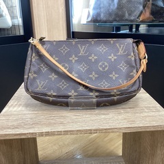 LOUIS VUITTONよりポーチ　モノグラム　M51980 の画像