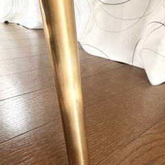 くすみピンクカラーチェアの画像