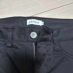 LEPSIM ブラックパンツ Mサイズの画像