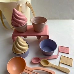 砂場あそび用のアイスクリーム屋さんセットの画像