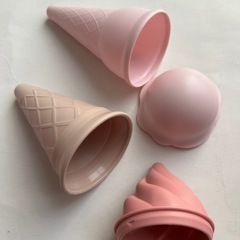 砂場あそび用のアイスクリーム屋さんセットの画像