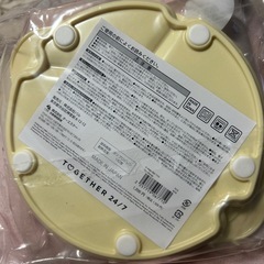 2800円相当のストローマグとお皿の画像