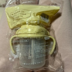 2800円相当のストローマグとお皿の画像