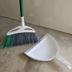 軍基地内購入 ホウキセットの画像