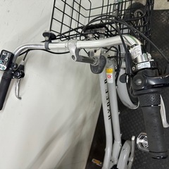 東京23区配達無料🌈新基準 ブリヂストン ＨＹＤＥＥ　B  8.9Ah リチウム 電動自転車 中古　BS 1354の画像