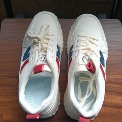 新品 24cm レディース スニーカー ホワイト シューズ 靴 カジュアル 厚底 識別番号:(939-Z)の画像