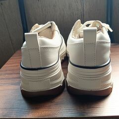 新品 23cm レディース スニーカー ホワイト シューズ 靴 カジュアル 厚底 識別番号:(938-Z)の画像
