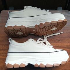 新品 23cm レディース スニーカー ホワイト シューズ 靴 カジュアル 厚底 識別番号:(938-Z)の画像