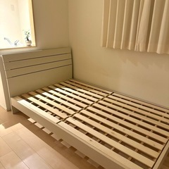 【ニトリ】ベッドフレーム　セミダブルの画像