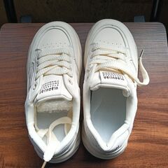 新品 23cm レディース スニーカー ホワイト シューズ 靴 カジュアル 厚底 識別番号:(937-Z)の画像