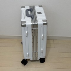 機内持ち込みか可スーツけーケースの画像