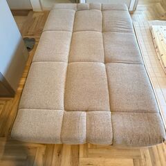 【無料】3人掛けグレーのソファの画像