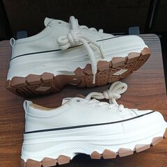 新品 23cm レディース スニーカー ホワイト シューズ 靴 カジュアル 厚底 識別番号:(936-Z)の画像