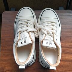 新品 23cm レディース スニーカー ホワイト シューズ 靴 カジュアル 厚底 識別番号:(936-Z)の画像